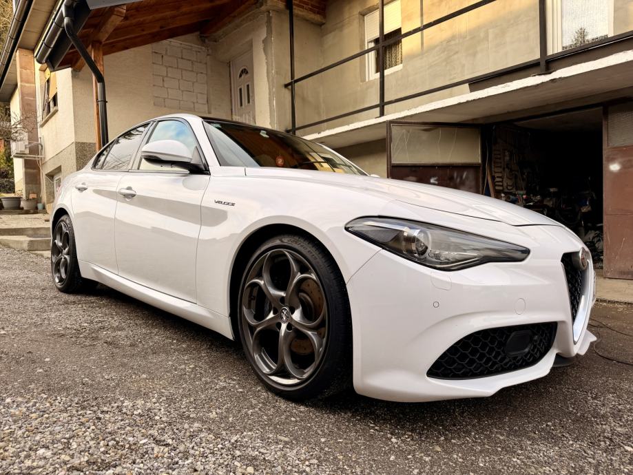 Alfa Romeo Giulia 2,2 JTD, fotografija 3