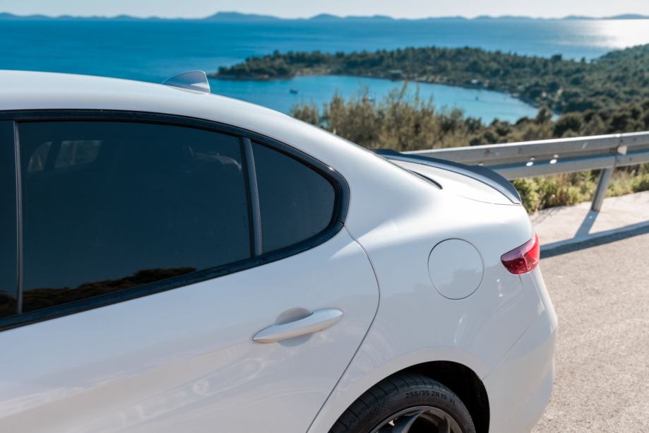 Alfa Romeo Giulia 2,2 JTD, fotografija 4