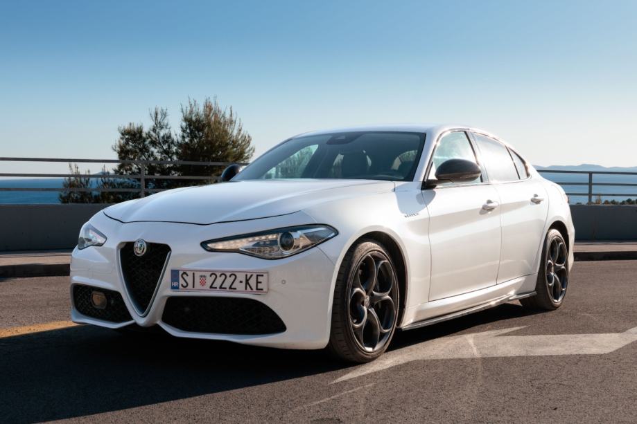 Alfa Romeo Giulia 2,2 JTD, fotografija 7