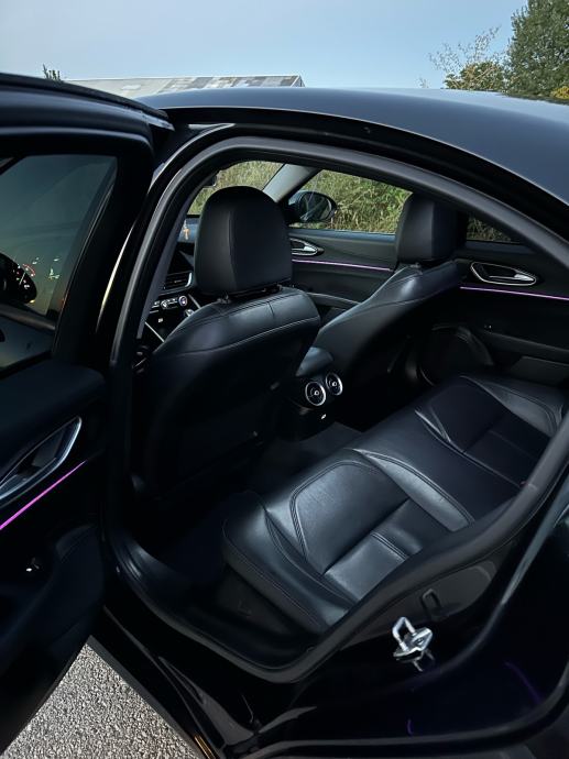Alfa Romeo Giulia 2,2 JTD, fotografija 7