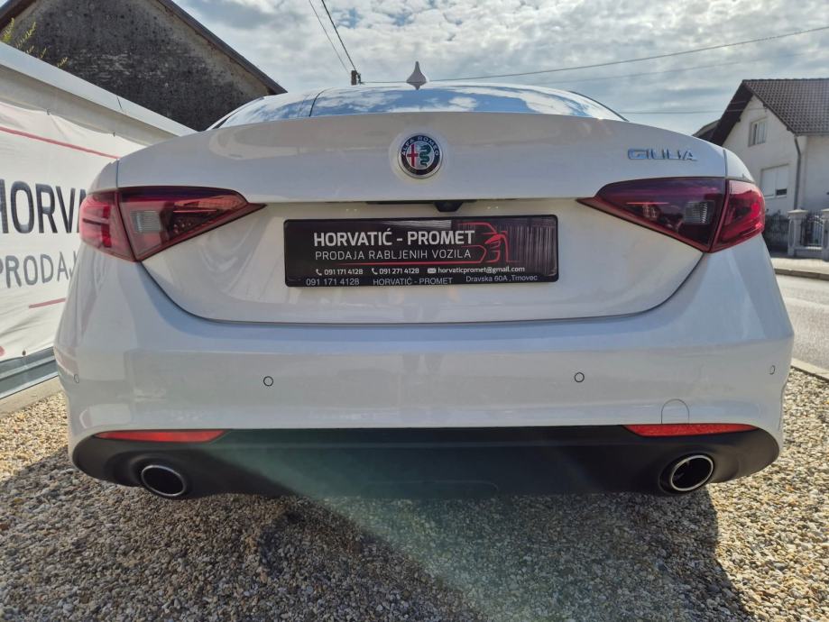 Alfa Romeo Giulia 2,2 JTDm Sport Automatic,savršeno stanje,ko nova, fotografija 8