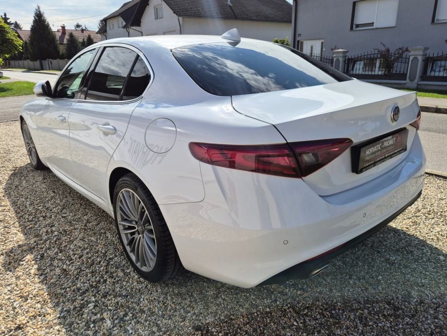 Alfa Romeo Giulia 2,2 JTDm Sport Automatic,savršeno stanje,ko nova, fotografija 7