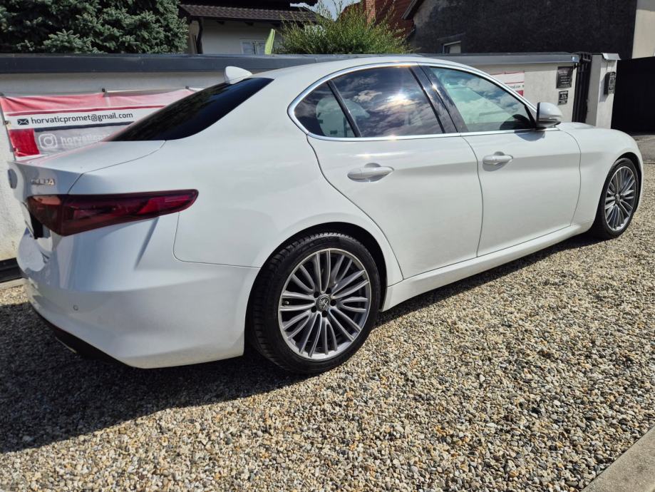 Alfa Romeo Giulia 2,2 JTDm Sport Automatic,savršeno stanje,ko nova, fotografija 9