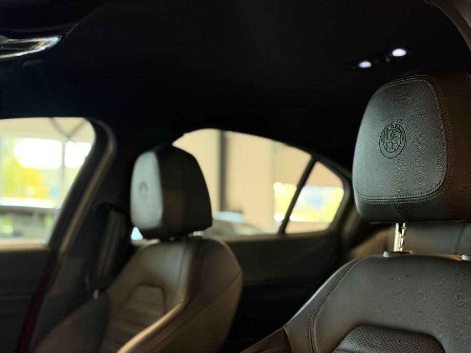 Alfa Romeo Giulia 2,2 Veloce * RJEŠAVAMO LEASING *, fotografija 15