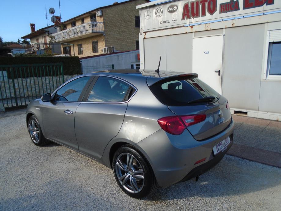 Alfa Romeo Giulietta 1,4 TB 16V PLIN, fotografija 3