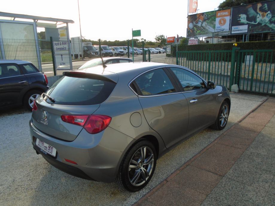 Alfa Romeo Giulietta 1,4 TB 16V PLIN, fotografija 5