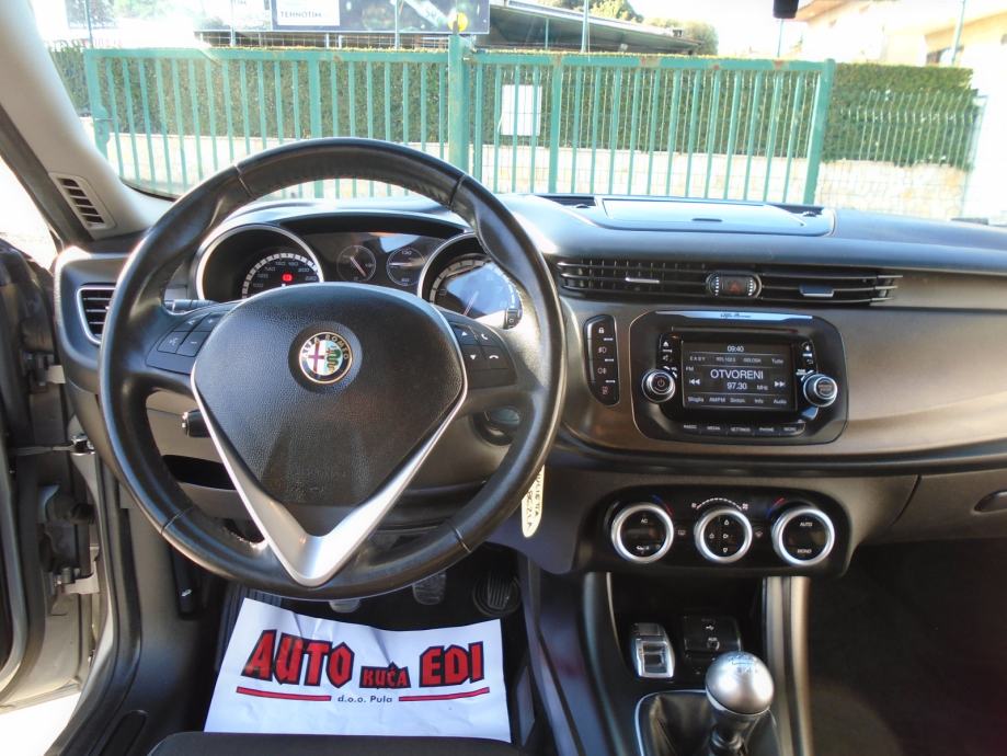 Alfa Romeo Giulietta 1,4 TB 16V PLIN, fotografija 9