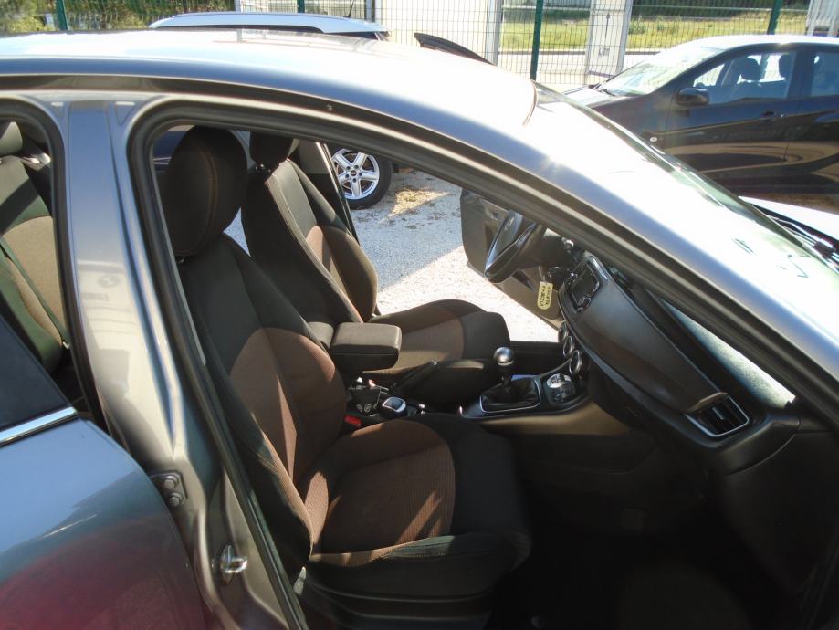Alfa Romeo Giulietta 1,4 TB 16V PLIN, fotografija 10