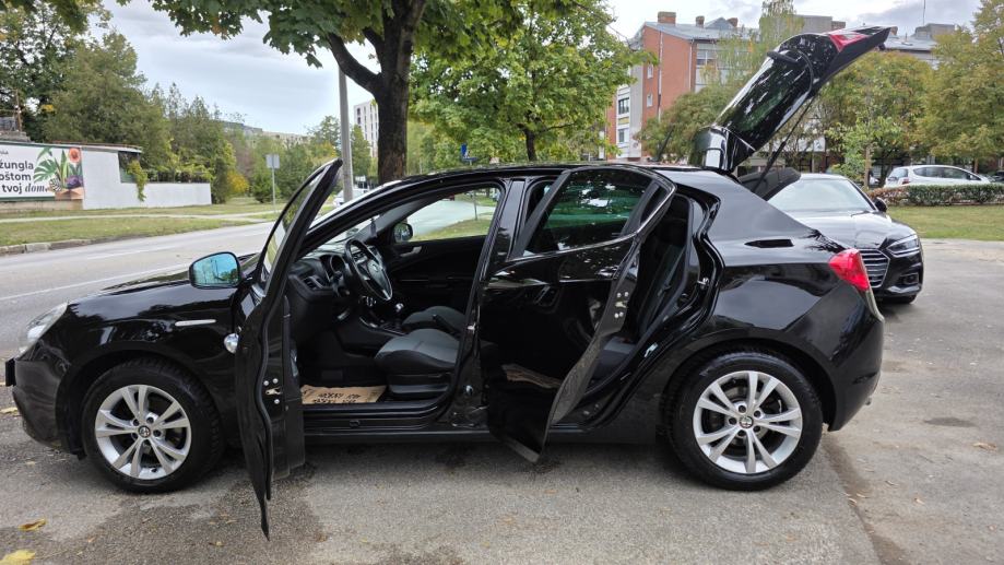 Alfa Romeo Giulietta 1,4TB 16V TURISMO,138 tkm, klima, tempo, ODLIČNA, fotografija 12