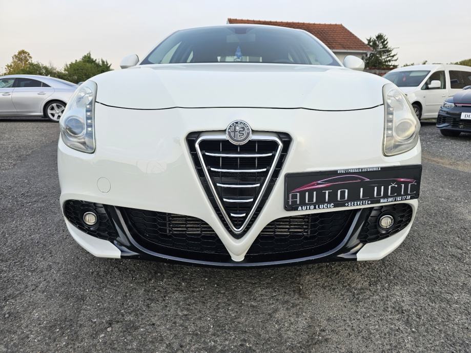 Alfa Romeo Giulietta 1,6 JTD ***ODLIČNO-STANJE***SENZORI-ALU***, fotografija 2