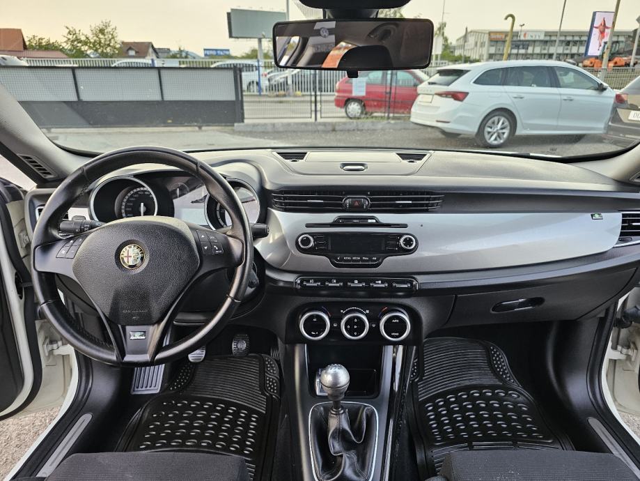 Alfa Romeo Giulietta 1,6 JTD ***ODLIČNO-STANJE***SENZORI-ALU***, fotografija 14