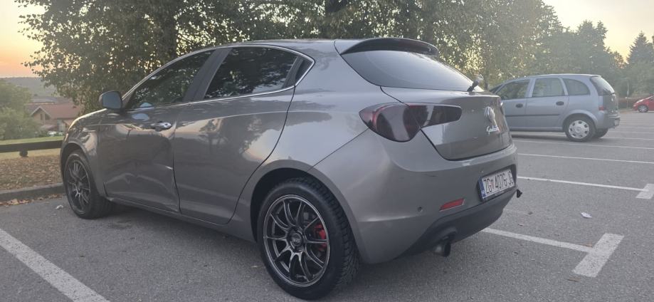 Alfa Romeo Giulietta 1,6 Jtd . Reg 06/27 Povoljno, pogled izvana - slika 2