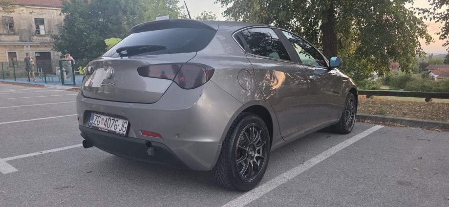 Alfa Romeo Giulietta 1,6 Jtd . Reg 06/27 Povoljno, fotografija 10