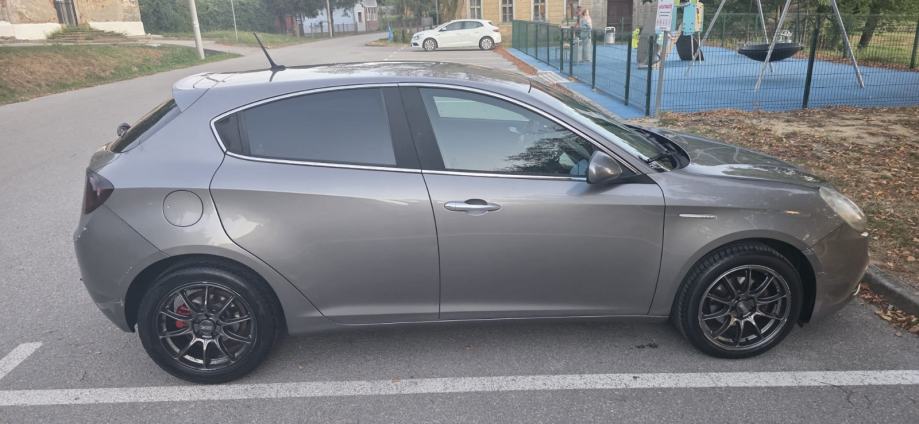 Alfa Romeo Giulietta 1,6 Jtd . Reg 06/27 Povoljno, pogled izvana - slika 3