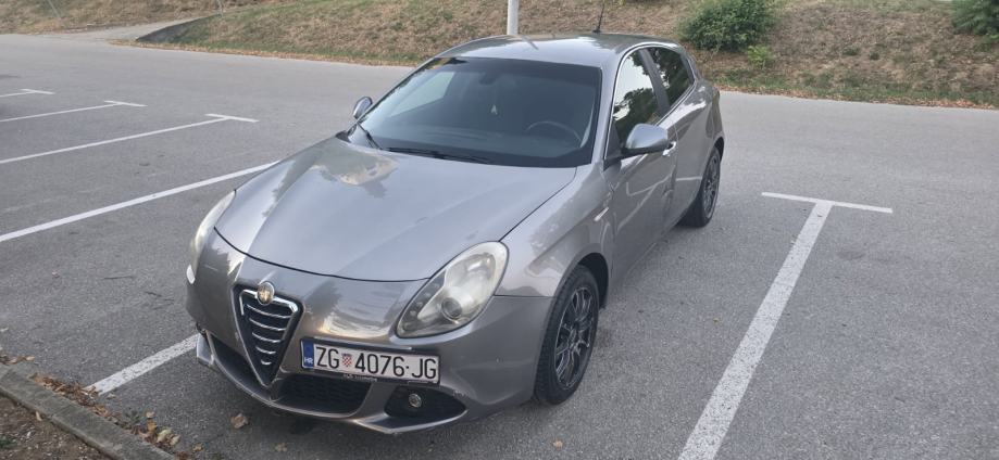 Alfa Romeo Giulietta 1,6 Jtd . Reg 06/27 Povoljno, fotografija 7