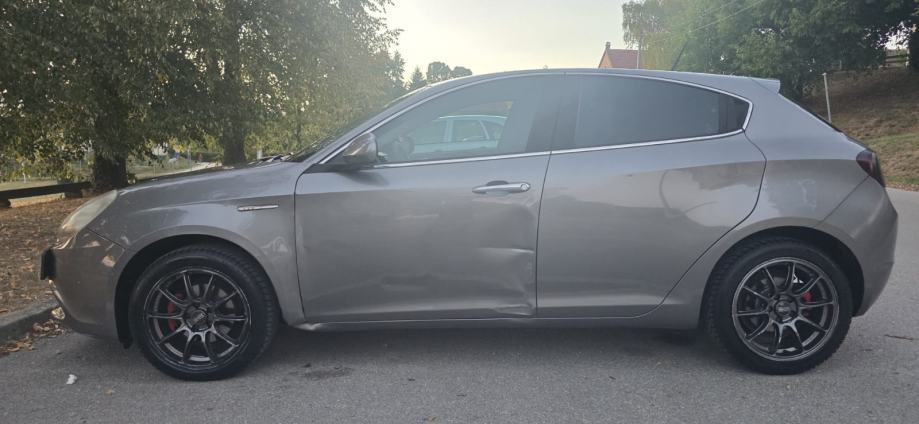 Alfa Romeo Giulietta 1,6 Jtd . Reg 06/27 Povoljno, fotografija 9