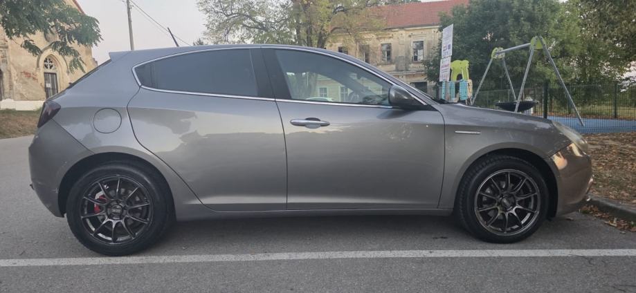 Alfa Romeo Giulietta 1,6 Jtd . Reg 06/27 Povoljno, fotografija 11