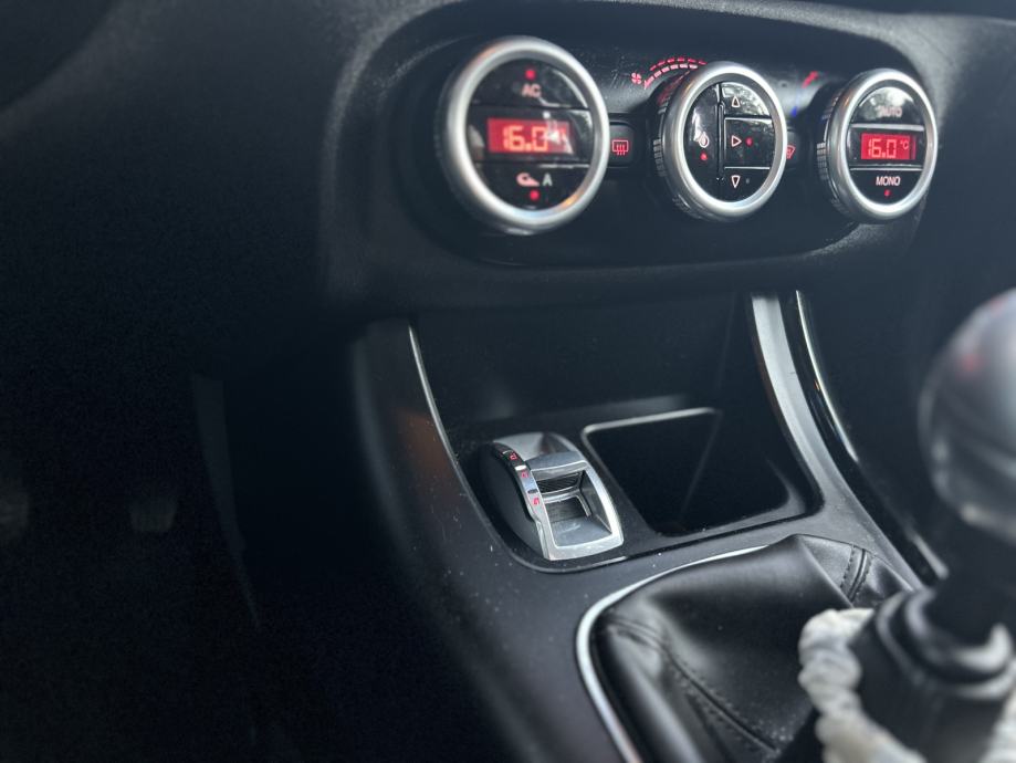 Alfa Romeo Giulietta 1,6 JTDm DISEL, fotografija 11