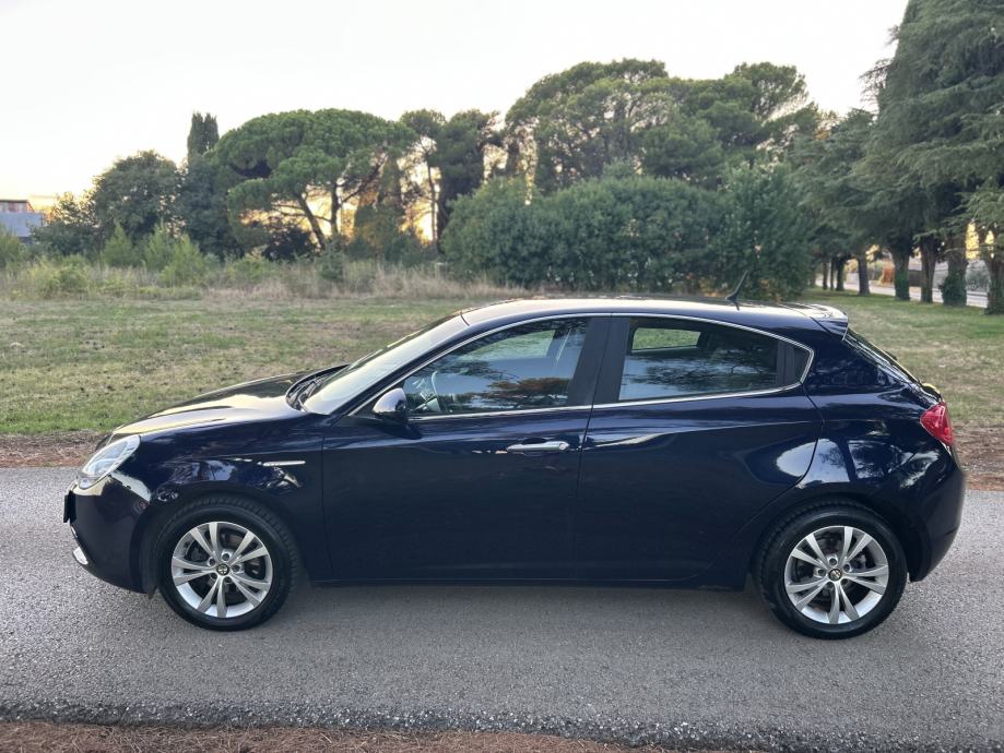 Alfa Romeo Giulietta 1,6 JTDm DISEL, fotografija 3
