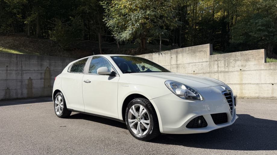Alfa Romeo Giulietta 1,6jtd, fotografija 5