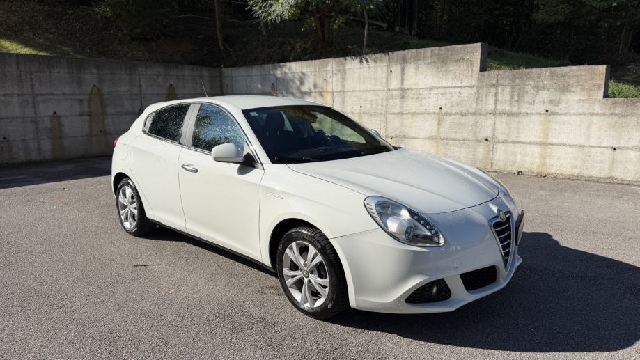 Alfa Romeo Giulietta 1,6jtd, fotografija 4