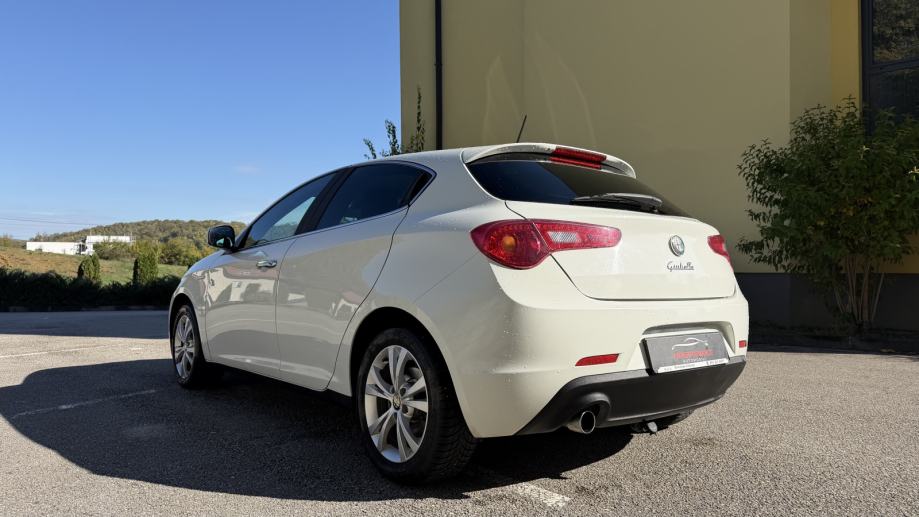 Alfa Romeo Giulietta 1,6jtd, fotografija 9