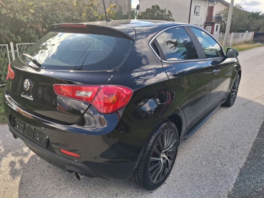 Alfa Romeo Giulietta 2,0 JTDM QV LINE, fotografija 5