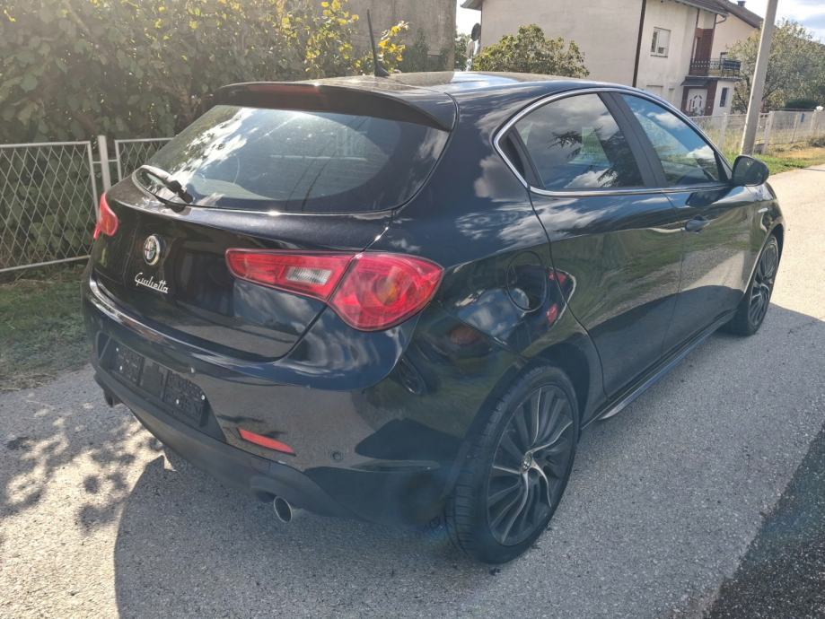 Alfa Romeo Giulietta 2,0 JTDM QV LINE, fotografija 3