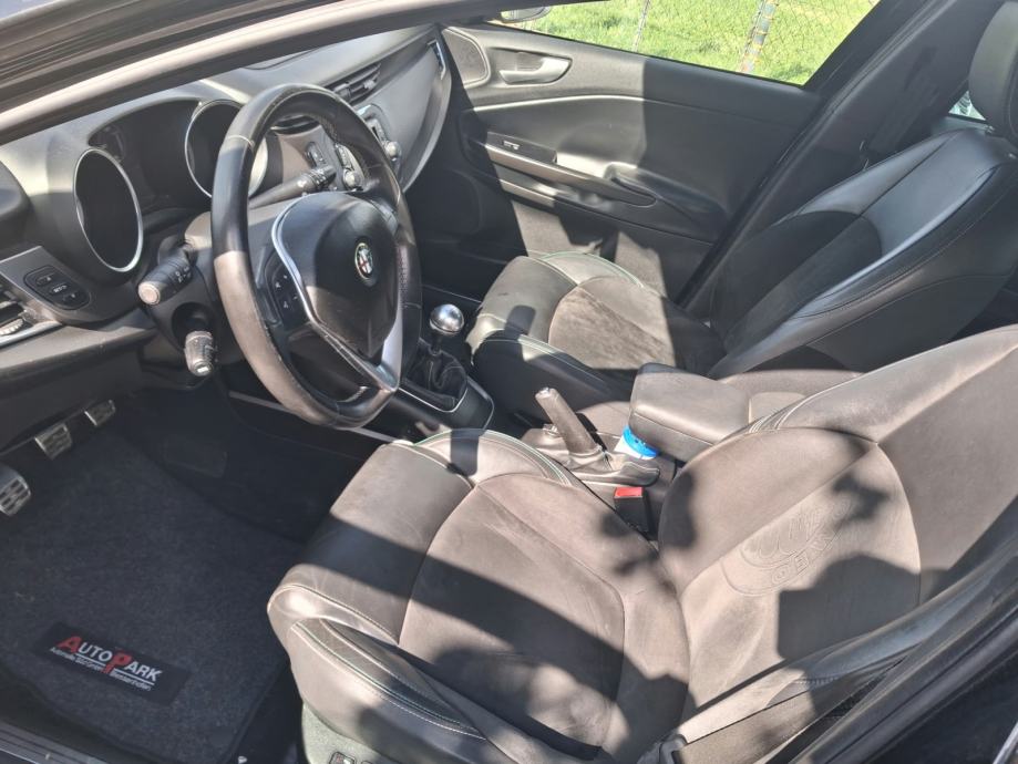 Alfa Romeo Giulietta 2,0 JTDM QV LINE, fotografija 6