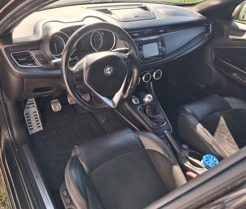 Alfa Romeo Giulietta 2,0 JTDM QV LINE, fotografija 8