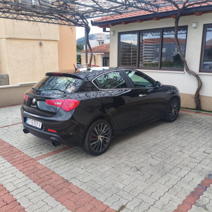 Alfa Romeo Giulietta 2,0, fotografija 3