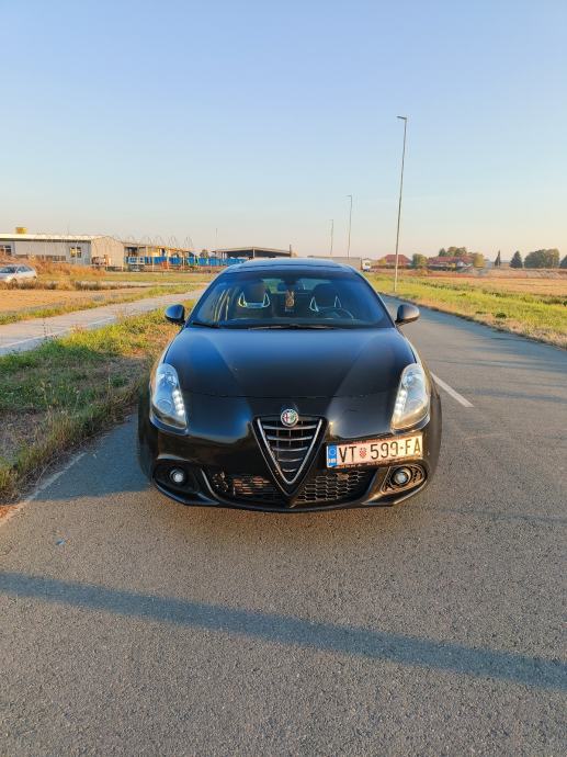Alfa Romeo Giulietta 2,0jtdm XENON/NAVI/PANORAMA, fotografija 11