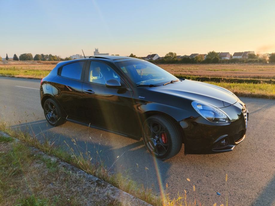 Alfa Romeo Giulietta 2,0jtdm XENON/NAVI/PANORAMA, fotografija 12