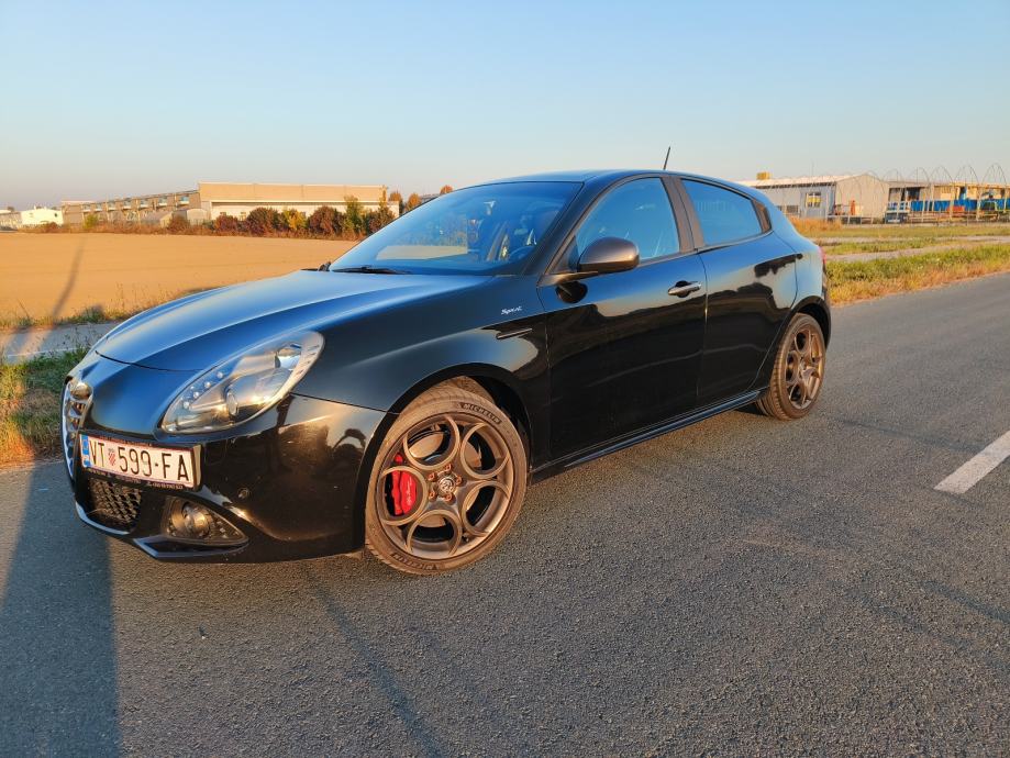 Alfa Romeo Giulietta 2,0jtdm XENON/NAVI/PANORAMA, fotografija 15
