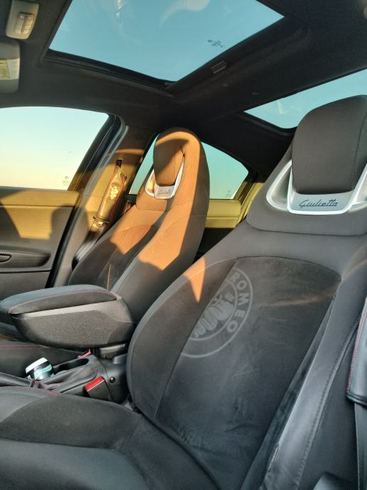 Alfa Romeo Giulietta 2,0jtdm XENON/NAVI/PANORAMA, fotografija 16