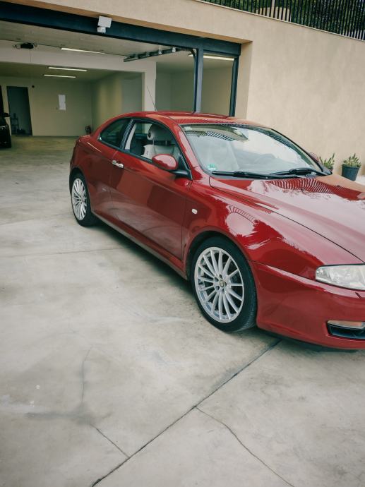 Alfa Romeo GT 1,9 JTD M-Jet, fotografija 3