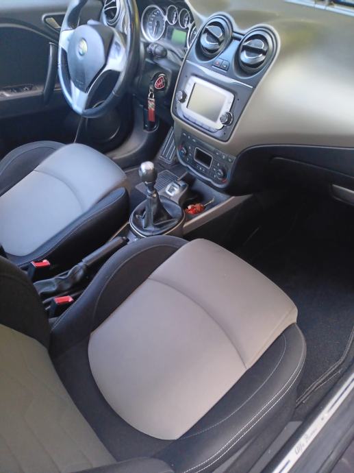 Alfa Romeo MiTo 0.9 TwinAir [dva seta felgi i guma] [prilika], fotografija 13