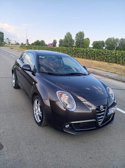 Alfa Romeo MiTo 0.9 TwinAir [dva seta felgi i guma] [prilika], fotografija 8