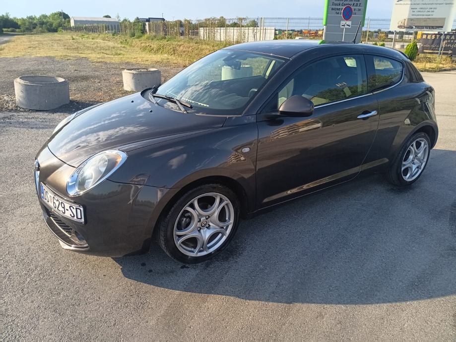 Alfa Romeo MiTo 0.9 TwinAir [dva seta felgi i guma] [prilika], fotografija 12