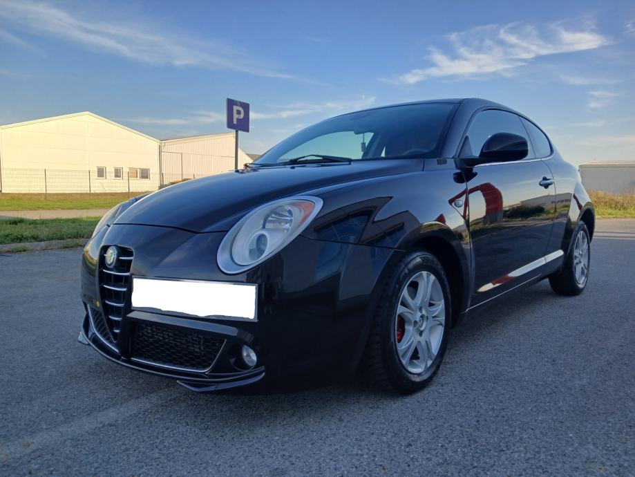Alfa Romeo MiTo 1,3 JTDM-PERLA CRNA-IZVRSNO STANJE-NAVI-reg 04/2027, fotografija 2
