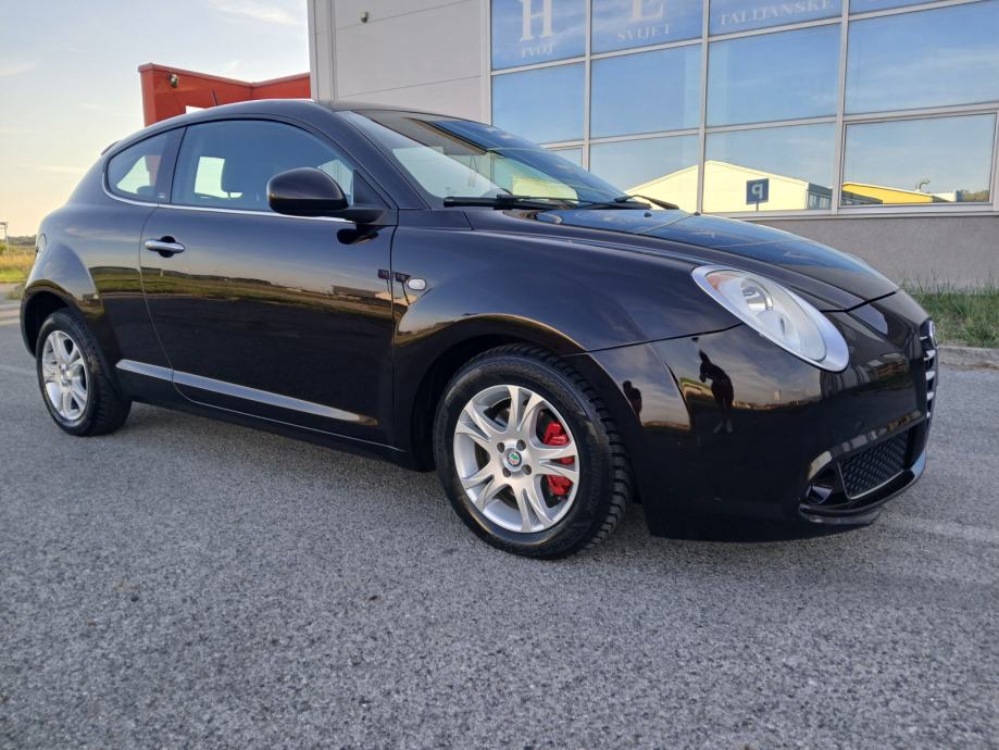 Alfa Romeo MiTo 1,3 JTDM-PERLA CRNA-IZVRSNO STANJE-NAVI-reg 04/2027, fotografija 5