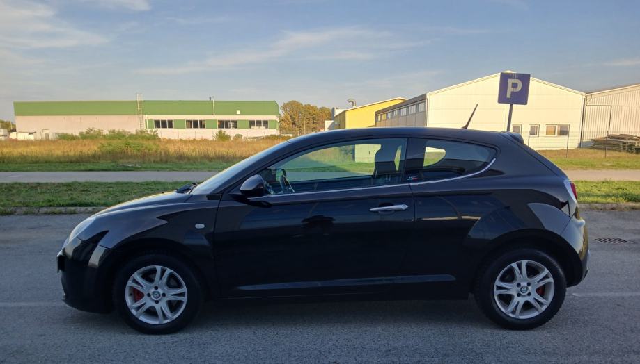 Alfa Romeo MiTo 1,3 JTDM-PERLA CRNA-IZVRSNO STANJE-NAVI-reg 04/2027, fotografija 7