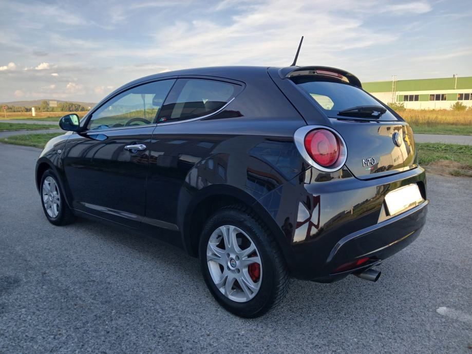 Alfa Romeo MiTo 1,3 JTDM-PERLA CRNA-IZVRSNO STANJE-NAVI-reg 04/2027, fotografija 9