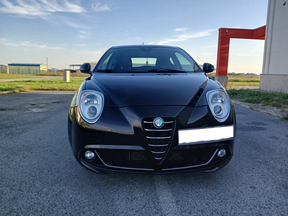 Alfa Romeo MiTo 1,3 JTDM-PERLA CRNA-IZVRSNO STANJE-NAVI-reg 04/2027, fotografija 11