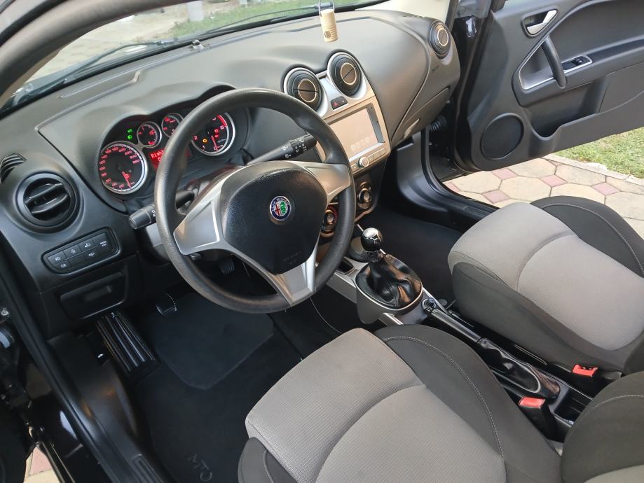Alfa Romeo MiTo 1,3 JTDM-PERLA CRNA-IZVRSNO STANJE-NAVI-reg 04/2027, fotografija 14