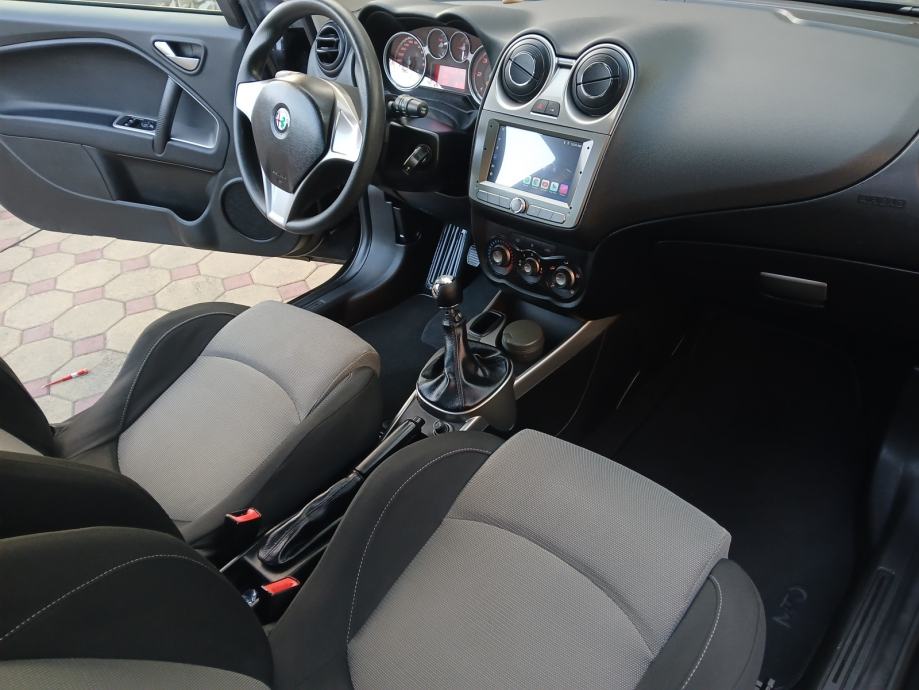 Alfa Romeo MiTo 1,3 JTDM-PERLA CRNA-IZVRSNO STANJE-NAVI-reg 04/2027, fotografija 15