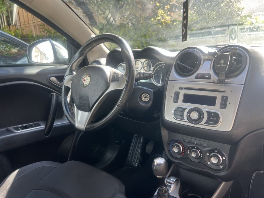 Alfa Romeo MiTo 1,3, fotografija 6