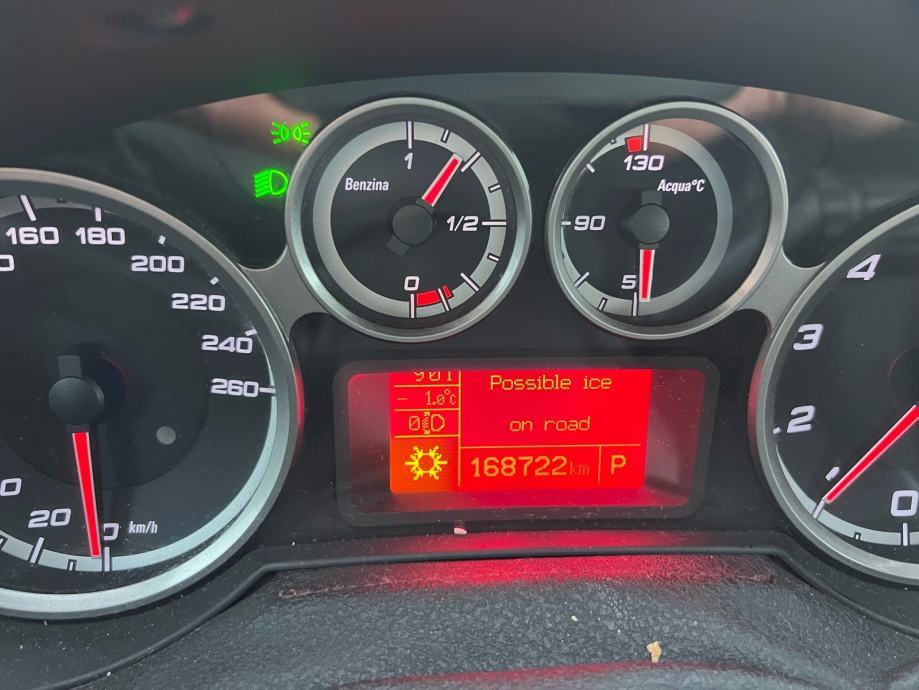 Alfa Romeo MiTo 1,4 TB TCT, fotografija 7