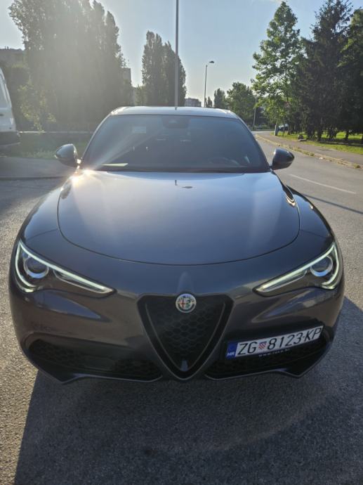 Alfa Romeo Stelvio 2,0 Turbo automatik, fotografija 2
