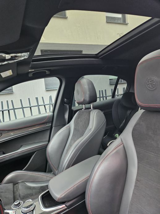 Alfa Romeo Stelvio 2,0 Turbo automatik, fotografija 9